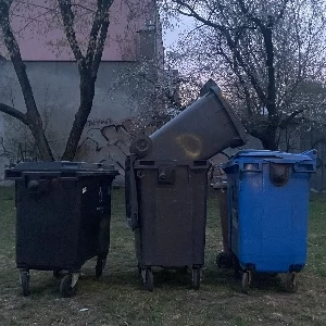 Zdjęcie: Śmieci Rembertów SPOŁECZEŃSTWO iRembertów