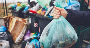 UWAGA: W Sylwestra nie wyrzucimy śmieci?