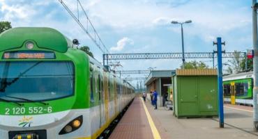 Montują elektroniczne tablice informacyjne? 